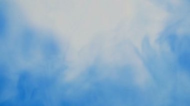 Kış arka plan. Mavi soğuk mürekkep su.