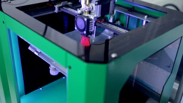 Impresora médica 3d que imprime el trasplante de piezas de articulaciones humanas . — Vídeos de Stock
