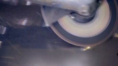 Endüstriyel değirmeni kullanarak alt.