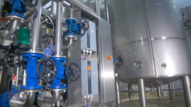 Rafineri. Petrol, rafineri fabrika içinde yakıt boru hattı İnşaat.