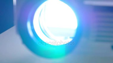 Çalışma, görüntü projelendirme video projektör.