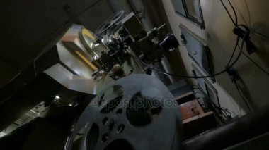 Eski, vintage film projektör. Steadicam atış.