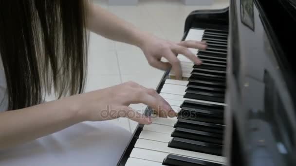 Pianist playing music. Piano keyboard close up. — Stock Video
