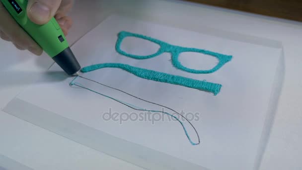 Penna 3D al lavoro. Stampa con filamento di filo di plastica. Timelapse . — Video Stock