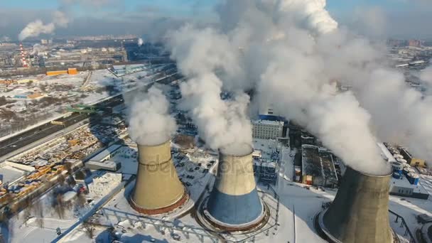 Contaminación, contaminación, concepto de calentamiento global. Humo y vapor de la central eléctrica industrial . — Vídeos de Stock