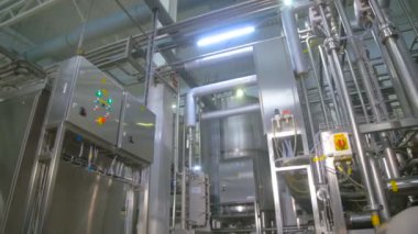 Borular, depoları, endüstriyel fabrika tanklarda. Kimya, petrol, gaz waterbio Gaz boruları.