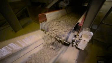 Kil konveyör modern araştırma tesisinde devam edelim. Kaymak ateş.