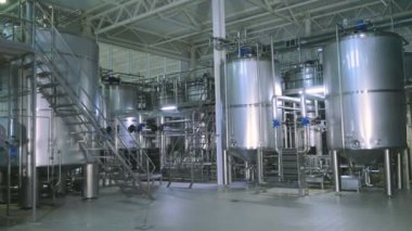 Büyük paslanmaz çelik tank, sarnıçlar.