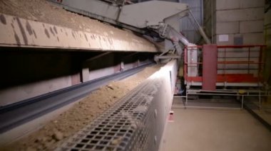 Cevheri Konveyör bant modern işleme tesisi devam edelim. Kaymak vurdu.