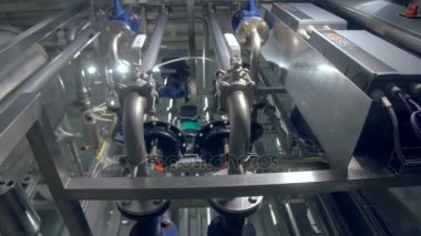 Bitki ekipman close-up. Boru ve tank. Dolly. 4k.