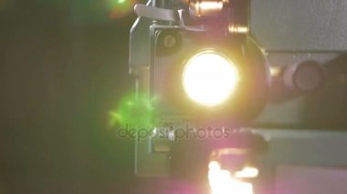 Eski moda film projektör çalışma