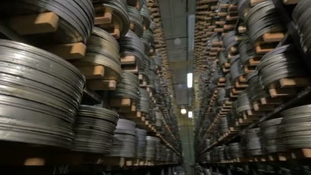 Une large collection de bandes vidéo de films . — Video