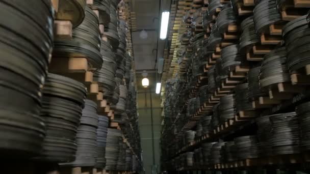 Enorme collectie van film en video materiaal. — Stockvideo