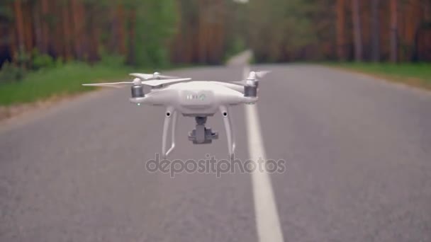 Drone épico a descolar. 4K . — Vídeo de Stock