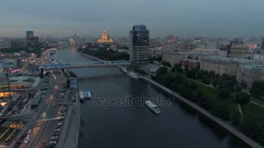 Güzel manzara geç gece Moskova Nehri set of. Hava.