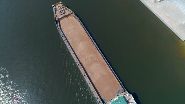 Antenne panoramique d'un cargo .