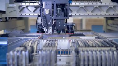 Mikro işlemci üretim modern ekipman. 4k.