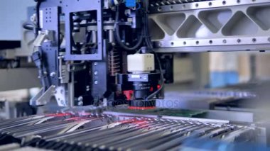 Elektronik çip imalatı. Yüksek teknoloji üretim kavramı.