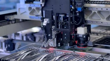 Ağır çekimde işletim Smt makine.