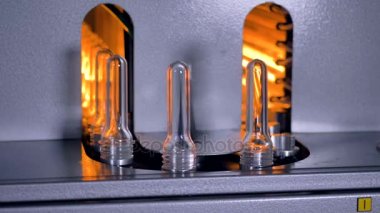 Bırak odası ön ısıtma dikey olarak yüklü Pet preform.