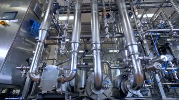 Moderní, moderní průmyslové zařízení v továrně. — Stock video