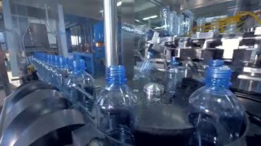 Pet su şişesi hazırlık derleme güç işletilen.