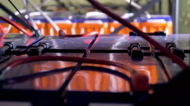 Yansıtıcı plastik veri depolama tesisi pil kapakları.