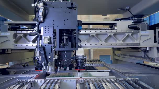 Motheboard linea di produzione. Produzione di circuiti stampati. 4K . — Video Stock