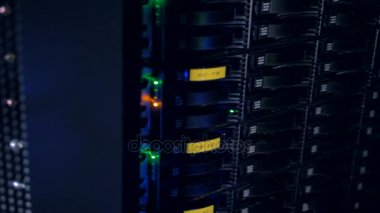 Süper bitcoin araştırma için. Cryptocurrency incelemesi kavramı. 4k.