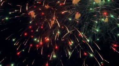 Görkemli yeni yıl kutlamaları havai fişek. 4k.