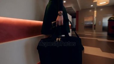 Anahtar kart için pasaport veren istemci.