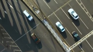 Bir görünümü ile bir medyan şerit bir yolda dışarı yakınlaştırma.