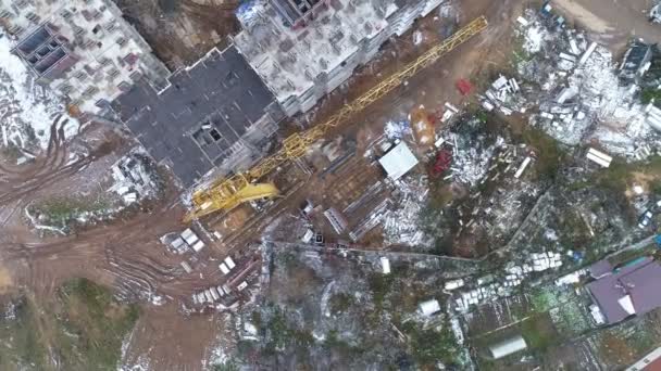 Une vue de dessus sur un paysage de chantier . — Video