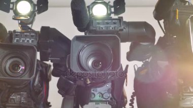 Ayrıntılı üç fotoğraf makinelerinde bir atış yakınlaştırma.