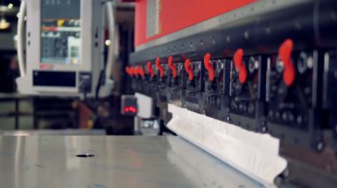 Eylem metal bükme Makinası. 4k.