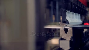 Metal bükme Makinası. Metal Endüstri/sanayii donatımı bükme sac metal işleme.