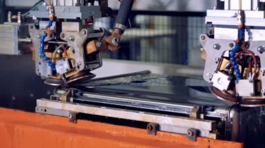 Metal parçalar kaynak endüstriyel Robotik ekipman.