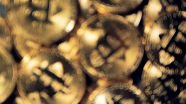 Bir atış birçok altın fiziksel bitcoins üzerinde yakınlaştırma.