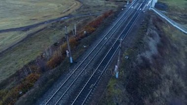 Bir daire bir demiryolu set üzerinde görünümünün üst.