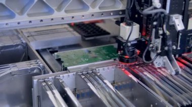 Otomatik robot üretim makine. 4k.