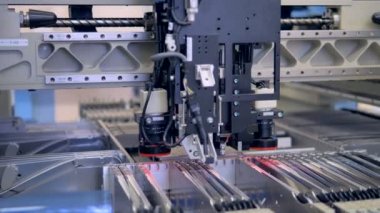 Endüstri/sanayii donatımı otomatik citcuit kart tasarım ve üretimi için. 4k.