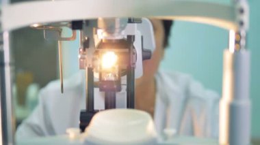Bir atış bir çalışma optik yakınlaştırma slit lamba.