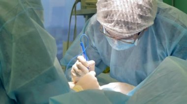 Bir ameliyat iki Doktor yakın çekim