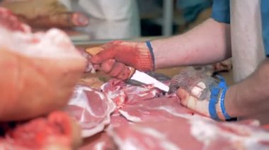 Kesme adet eti yağ çalışıyor.