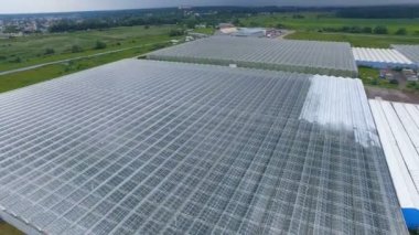 Yukarıdan görünüm büyük çocuk odası ve diğer üretim tesisleri. 