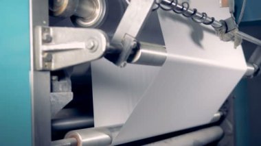 Kağıt malzemeleri geri dönüşüm. Kağıt işleme fabrikası'nda ekipman.