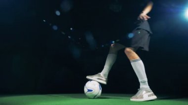 Hile yapma alana çalıştırın ve kaçıp yavaş futbol.