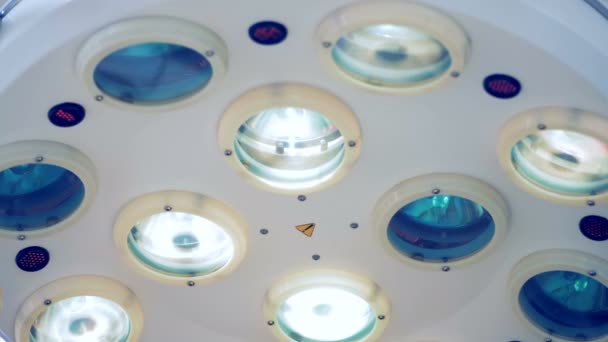 Surgical lamps in operating room. — Stock Video
