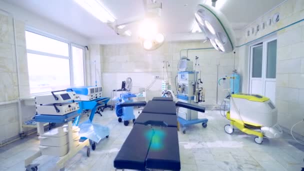 Modern operating room with modern equipment in a hospital. — Stock Video