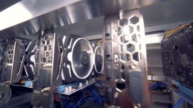 Endüstriyel araştırma grubu bitcoin ve cryptocurrency para için. GPU Video ekran kartı incelemesi.